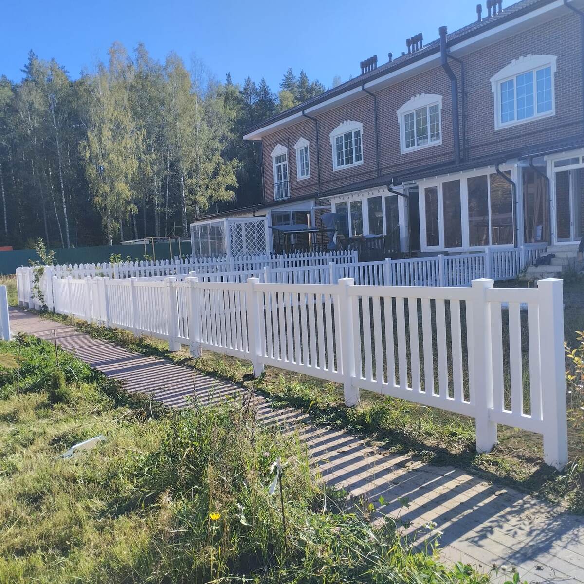 Двусторонний пластиковый штакетник.