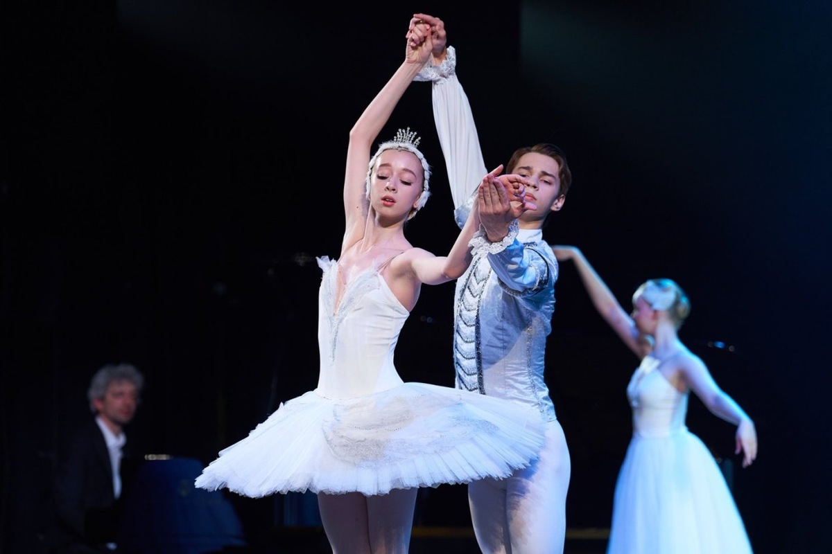    В Ханты-Мансийске наградили работников культуры Югры