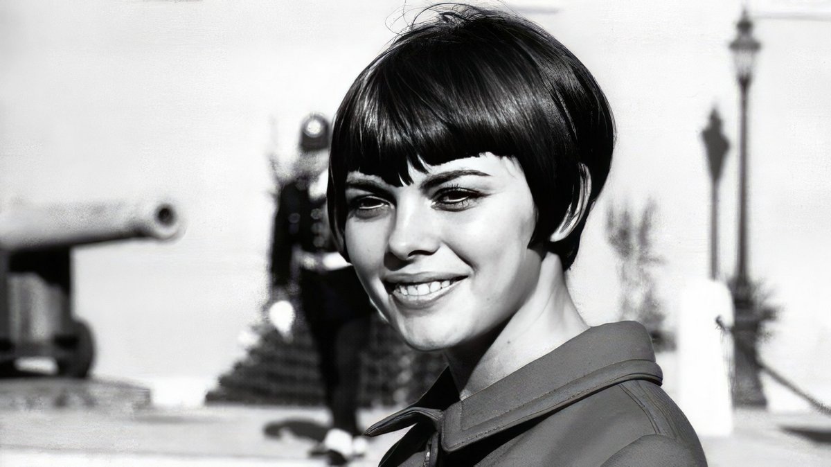 Мирей в молодости