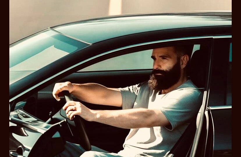 Как ведёт себя нарцисс за рулём и почему это опасно. Объясняет психолог