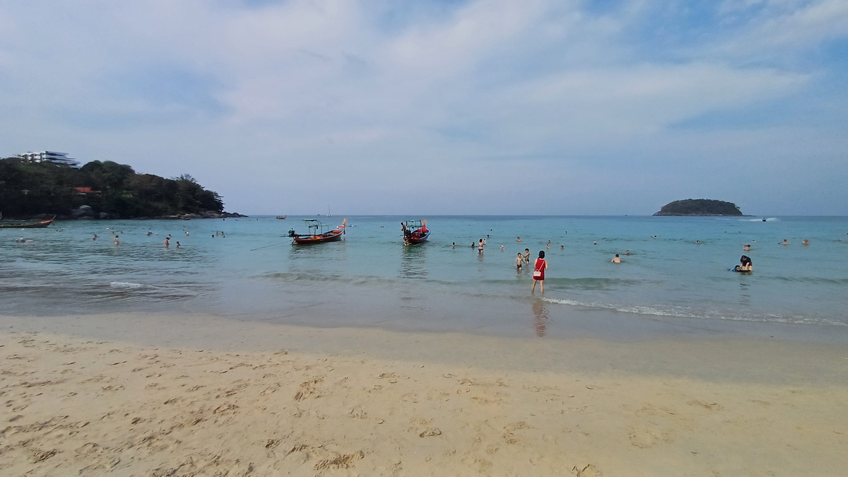 Пляж Ката, остров Пхукет, 2025