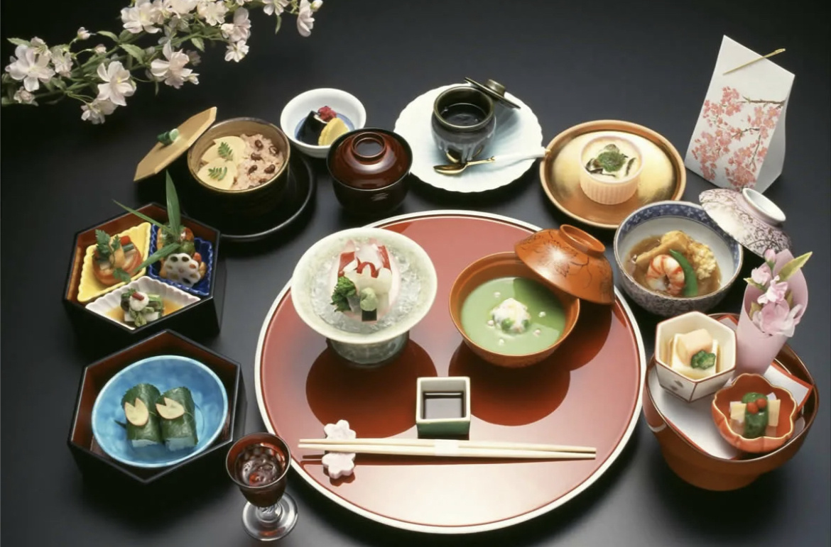 Традиционный японский обед 