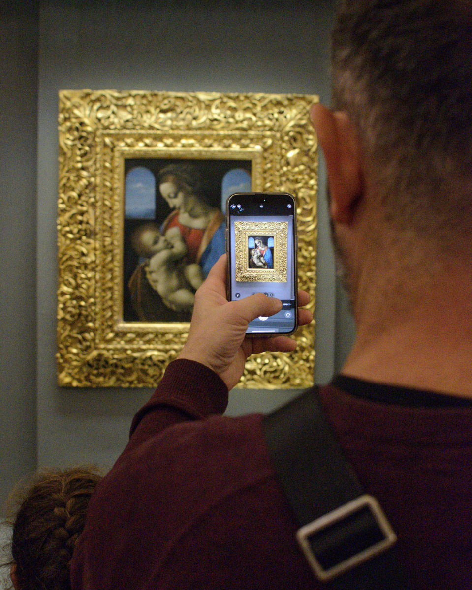 Гораздо интереснее выбрать для себя несколько картин или залов и вдумчиво их рассмотреть, узнать историю экспонатов и насладиться ими не торопясь. Так музей оставит в памяти более яркий след. Фото: Виктория Бабанова