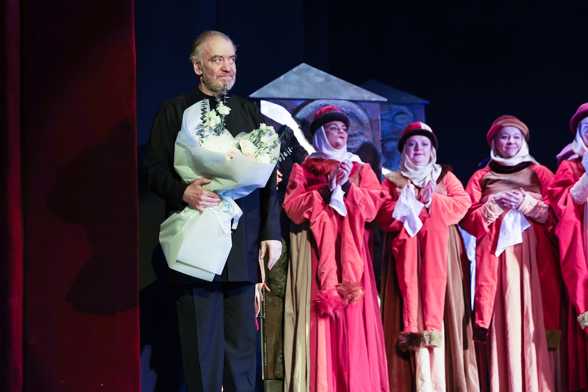    Тихвин./Александр Шапунов