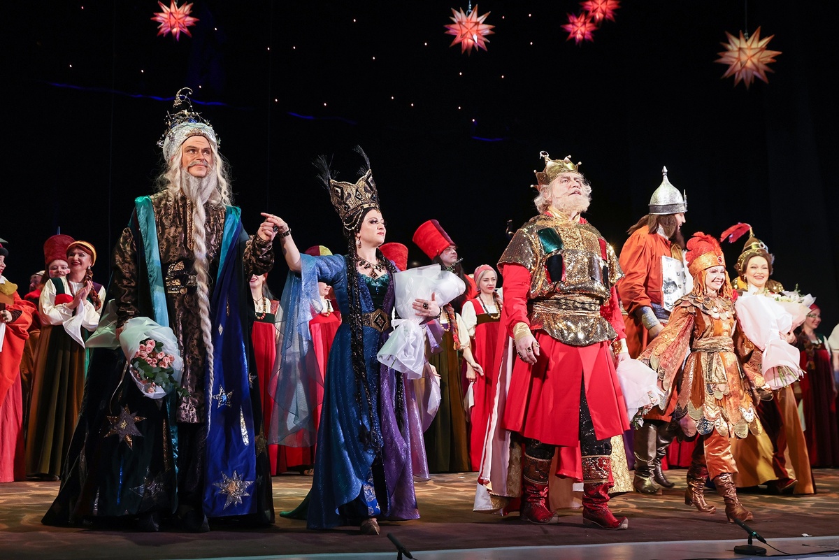    Тихвин./Александр Шапунов