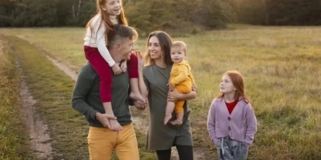 "Новая семейная выплата: кому положена по доходам и почему работающие родители в приоритете"