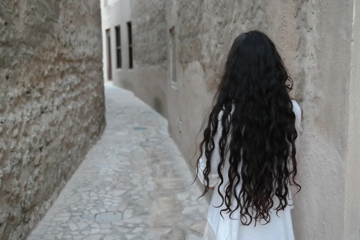 Фото с сайта: https://www.burnmagazine.org/in-the-spotlight/2014/04/up-from-the-sands/