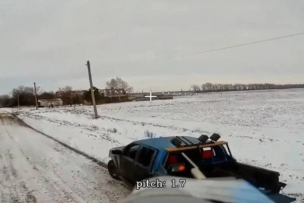    FPV-дрон поражает автомобиль ВСУ. Фото: Министерство обороны РФ