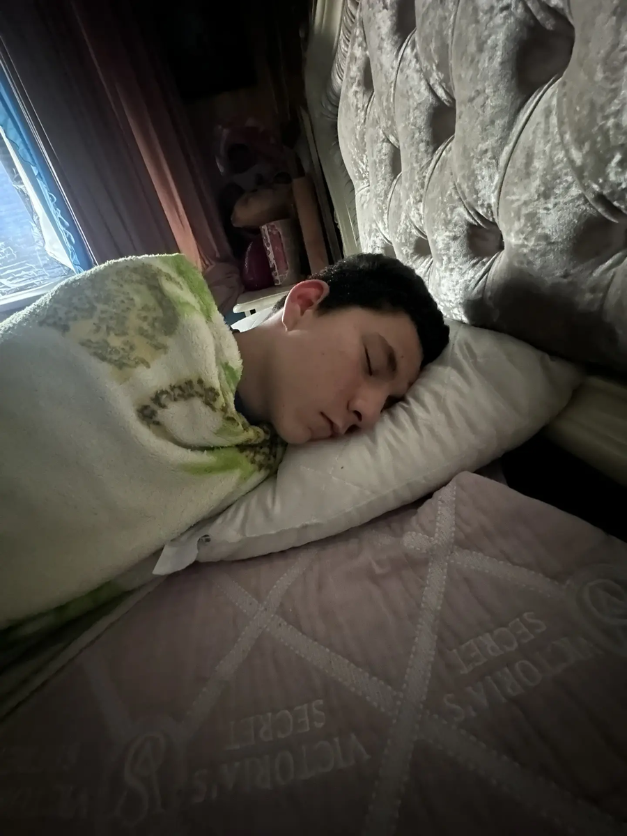 Спокойных и сладких снов тебе, мой мальчик!