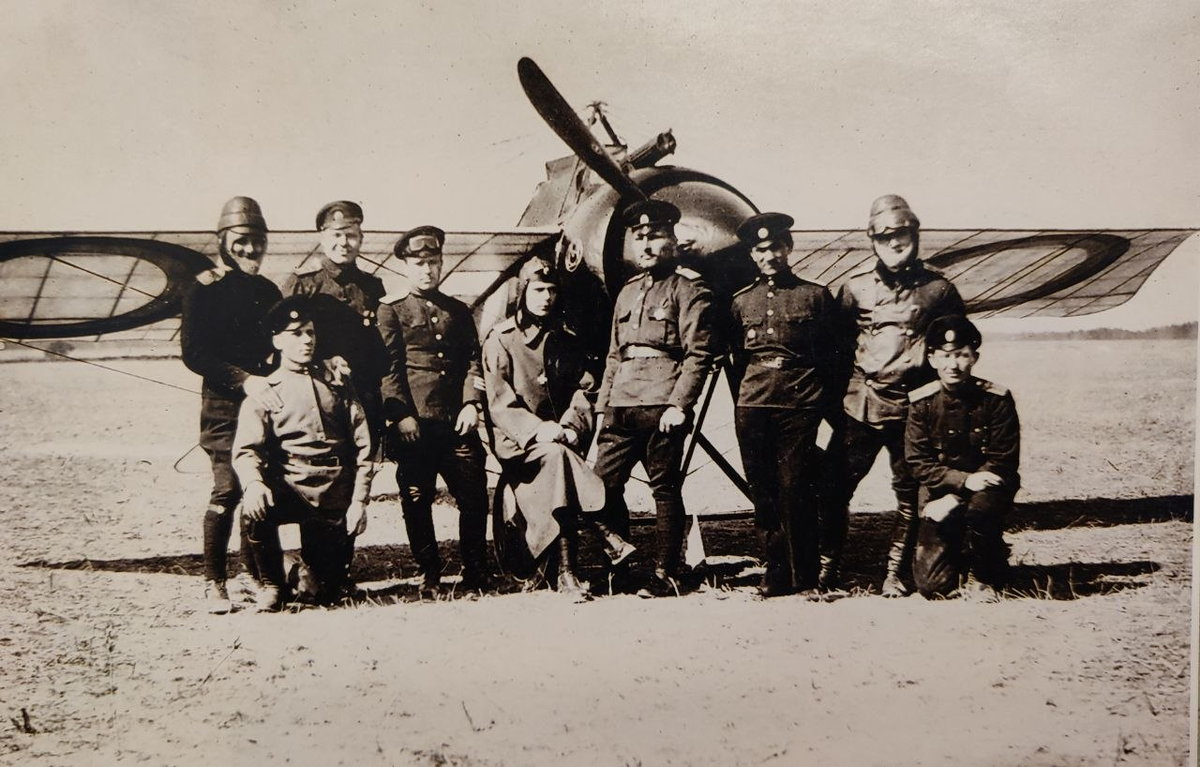 Российские истребители. Фото из архива автора.