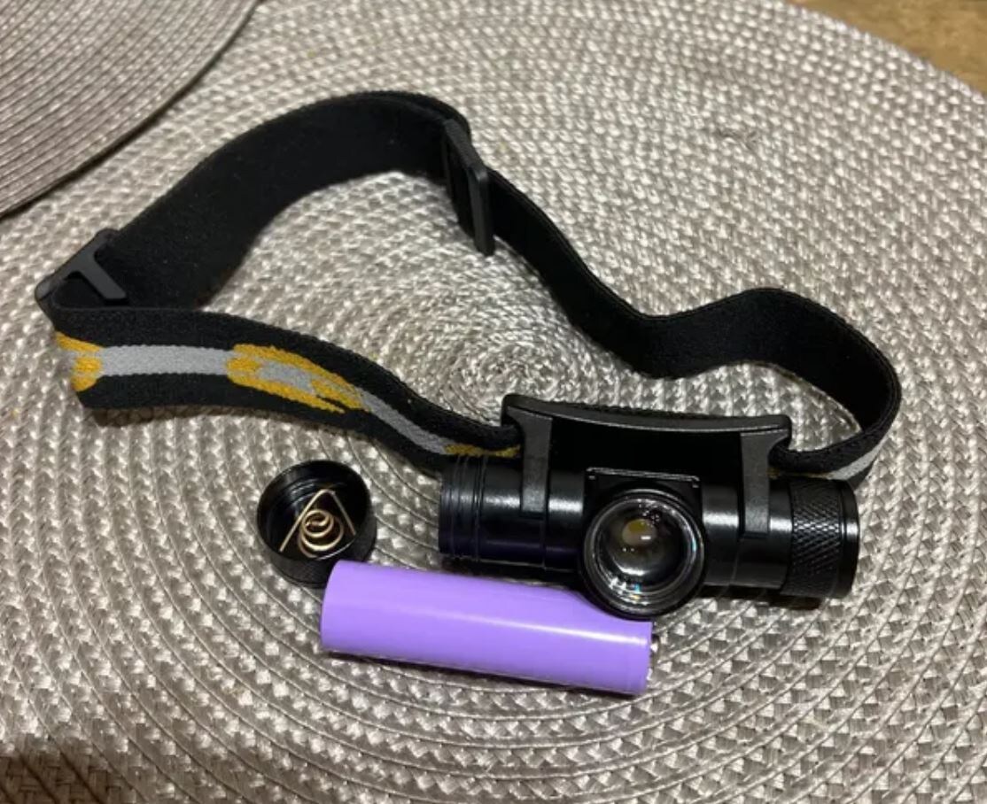    Налобный фонарь может пригодиться в разных сценариях — вплоть до уборки дома