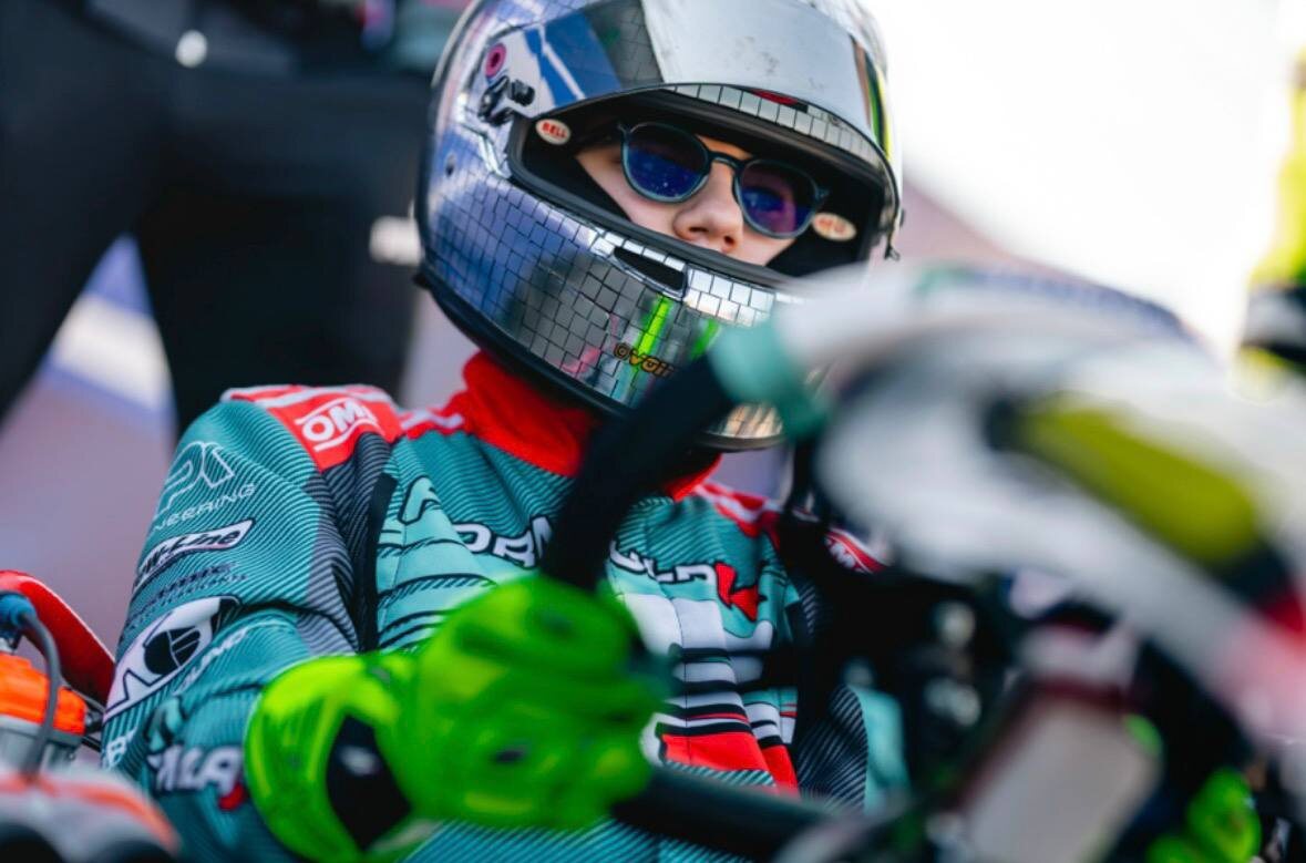    Юный гонщик финишировал четвертым, отстав от третьего места всего на 0,001 секунды