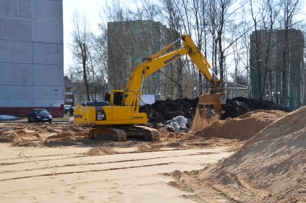 В Твери идет благоустройство зеленой зоны на улице Артюхиной