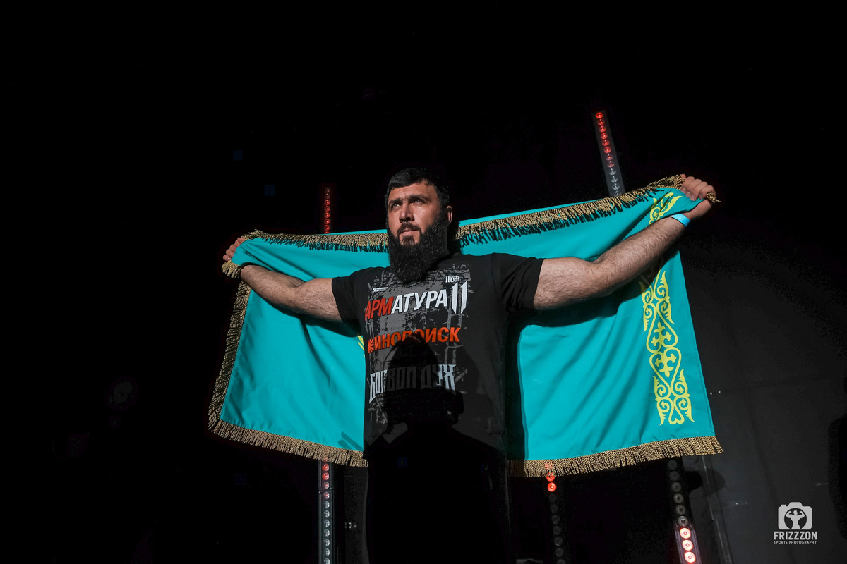 Айдын бахтияров на все армфайты АРМАТУРЫ выходит с флагом Казахстана! 