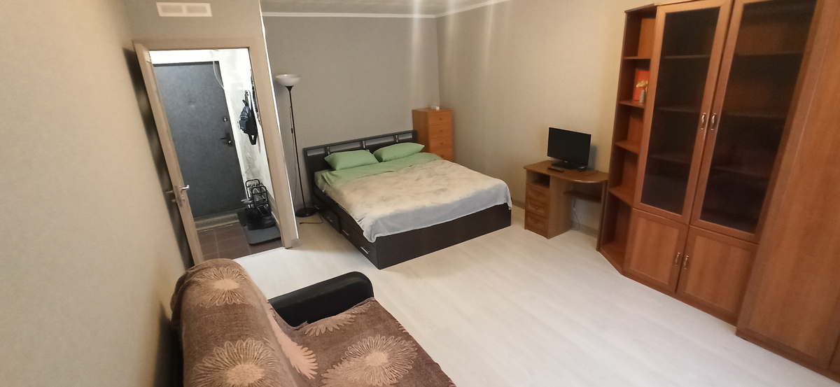 фотки моего "бабушатника" - однушка в центре г. Люберцы. Фотка намбер раз - комната.