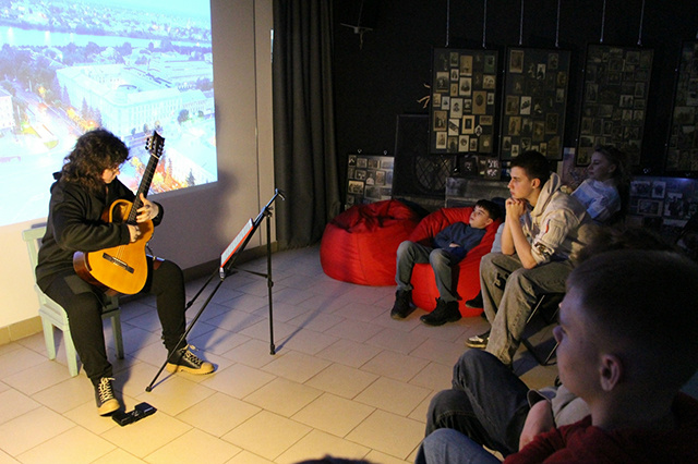 Шведская гитаристка Екатерина Веннман провела в Твери 10 мастер-классов и концерт