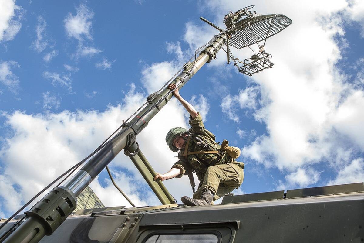     Работа специалистов РЭБ   
mil.ru