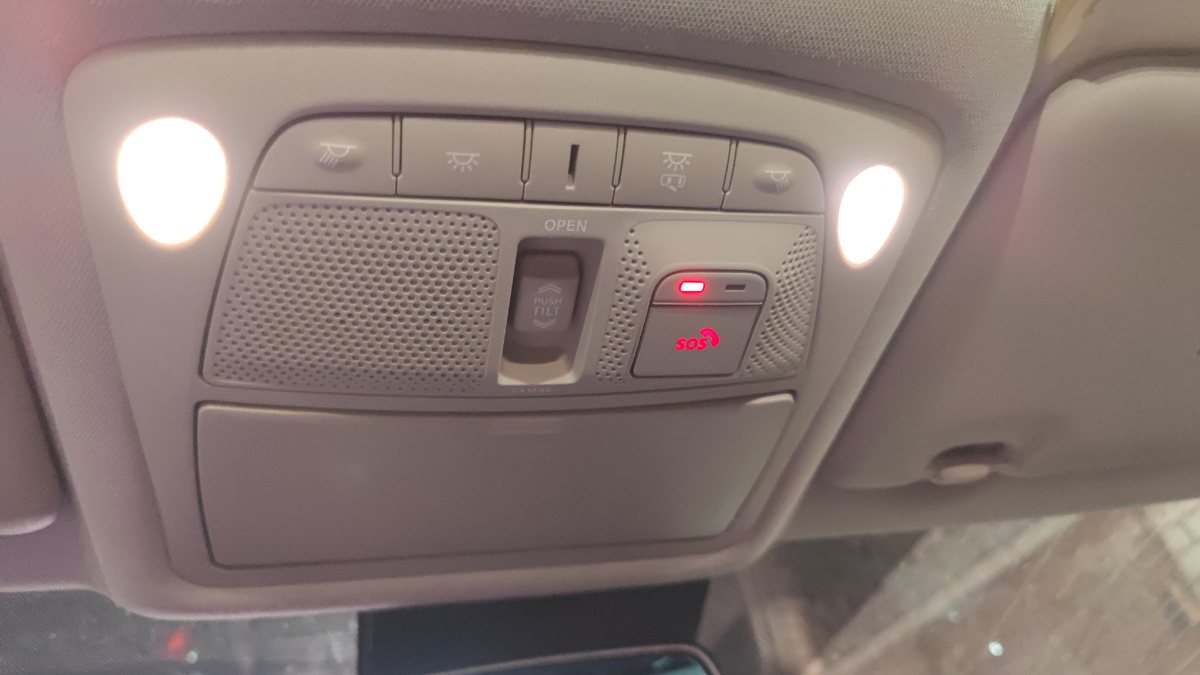 Красный индикатор статуса ГЛОНАСС Ниссан Х-траил Т32