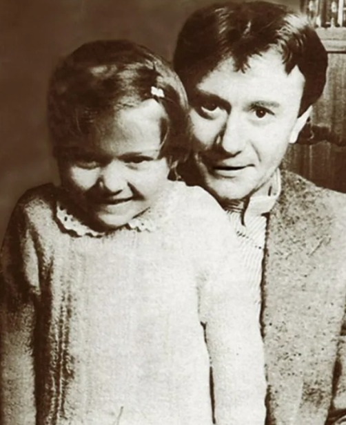 Андрей Миронов и Мария Голубкина, фото из открытого источника Яндекс. Картинки. 