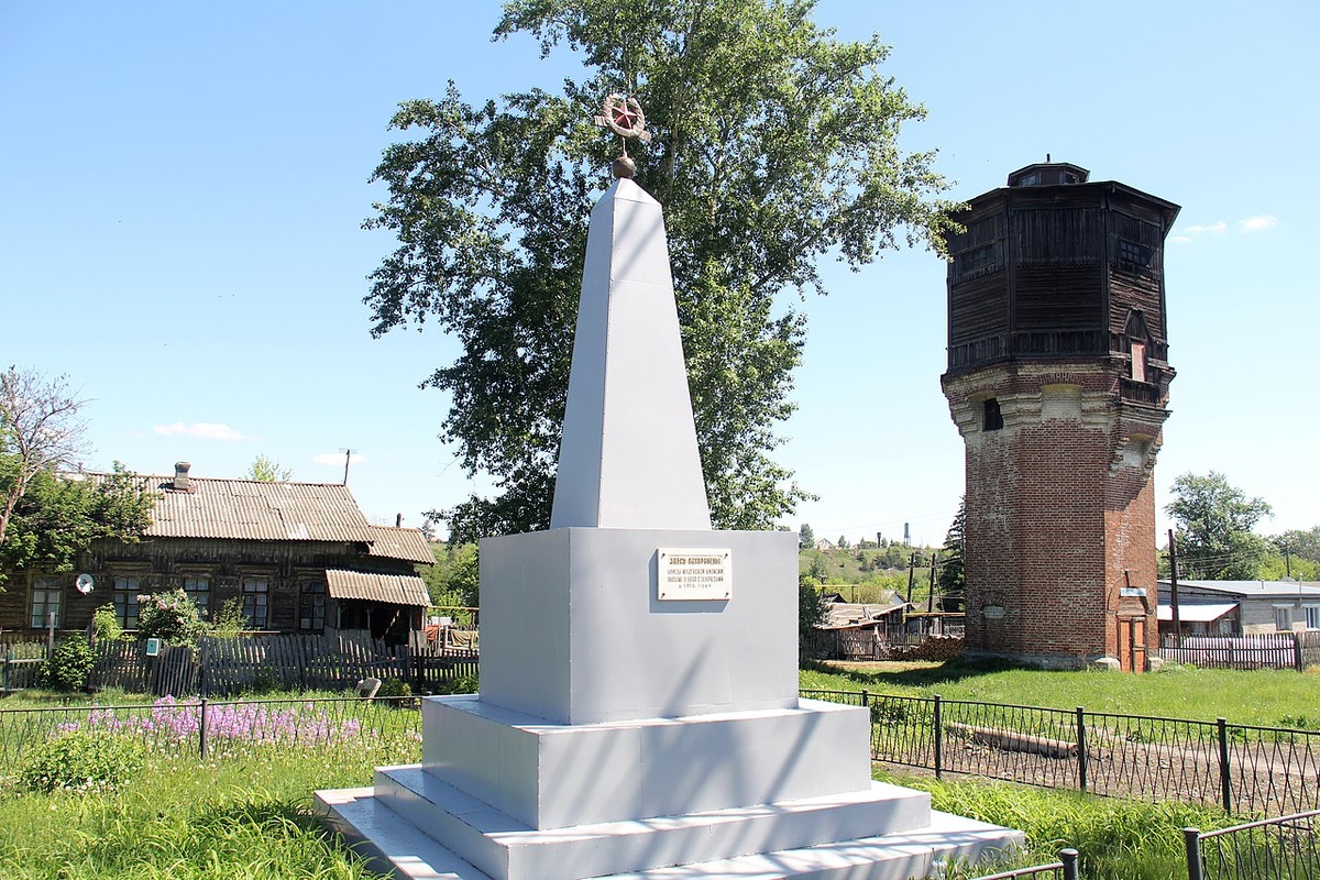 Братская могила бойцов Инзенской дивизии (Базарный Сызган)