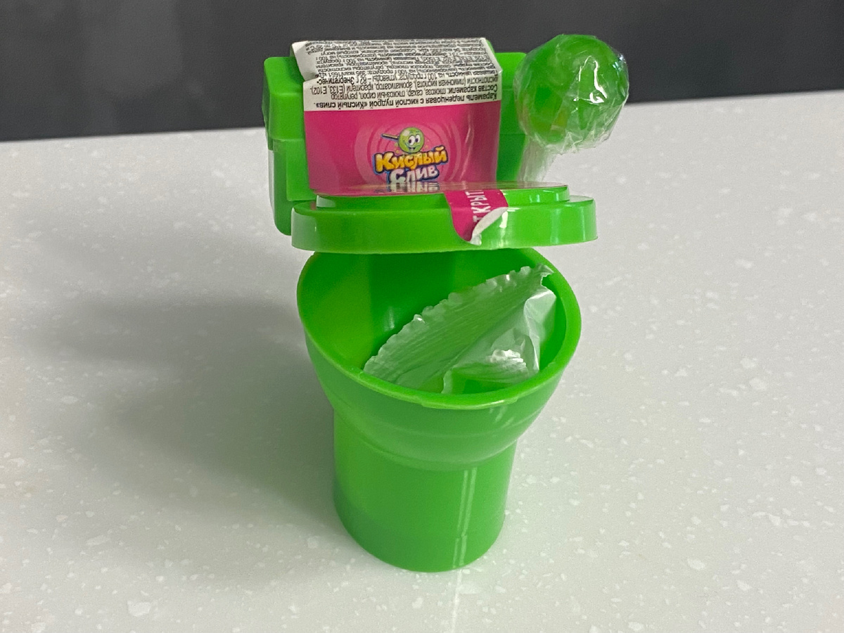 Бесит ! Стойкое желание треснуть не проходит ! 