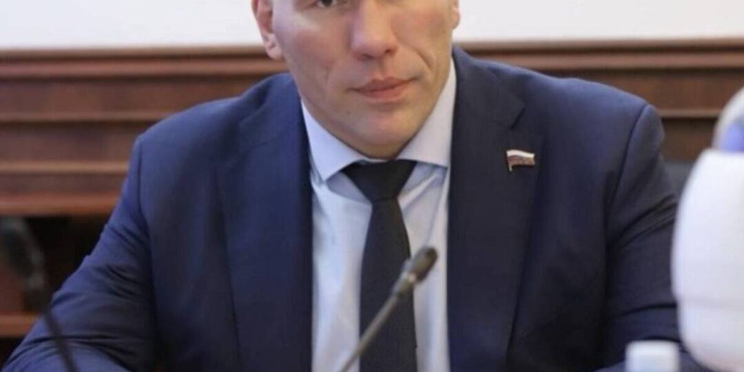 Брянский депутат Валуев объяснил, почему вейпы важнее Telegram