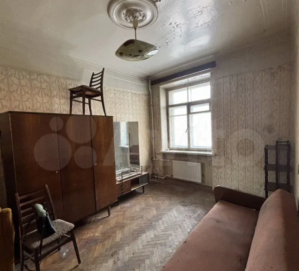 Квартира в Доме НКВД на Московском: интересная планировка и печальное состояние.