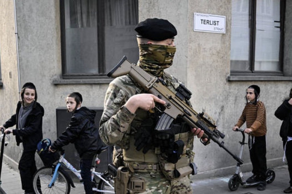    Фото © X.com / Mike Alderson FRSA