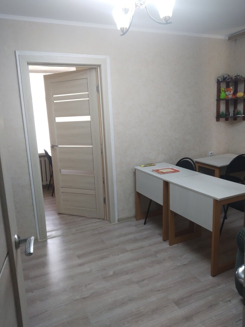 Сначала в первую дверь, потом во вторую. )) Это если не ко мне.