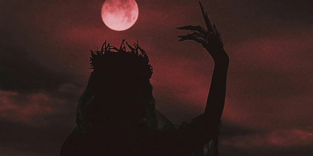 Даты рождения ведьм и колдунов: магия в крови или кармический опыт