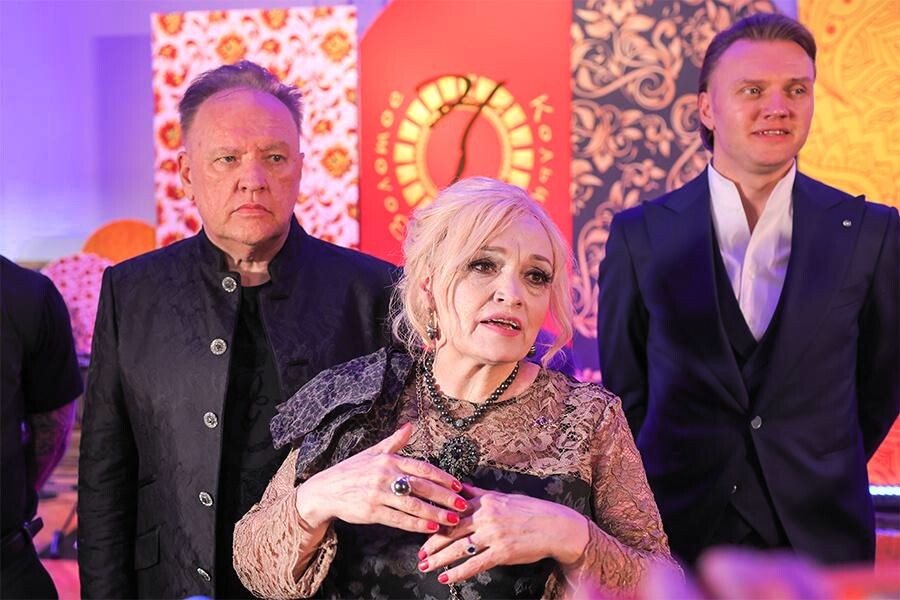 Наблюдаются проблемы с мужем и сыном