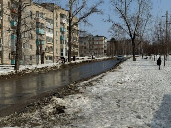 Жильцы дома на Строительной в Хабаровске добились ремонта кровли