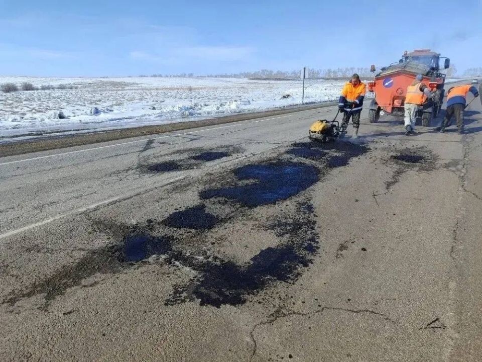    Восстановление дорог после зимы. Источник: министерство транспорта Алтайского края