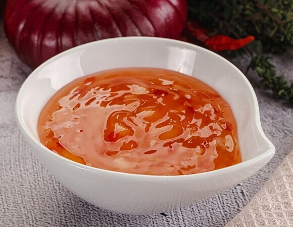 Не нужно искать в магазине: стало известно, как сделать сладкий соус чили дома