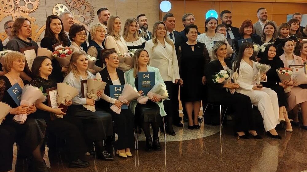    Деятелей культуры наградили 25 марта в Ямальской филармонии. Фото: Марина Подгорная / «Ямал-Медиа»