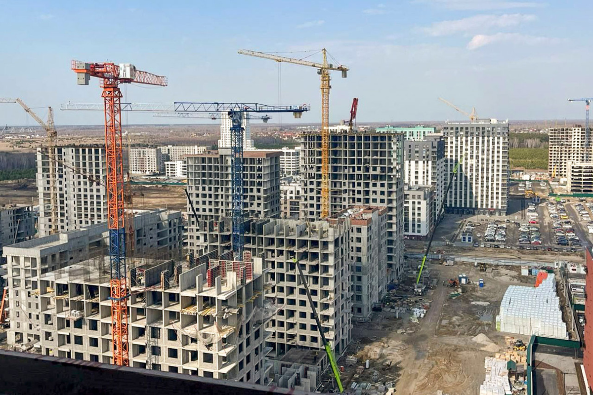 Застройщик прокомментировал заморозку объекта напротив мэрии.  Фото: Фото: ФедералПресс / Ирина Ромашкина