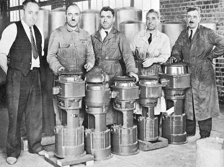 Слева направо: Кандидо, Джелиндо, Джозеф, Франческо и Валериано Джакузи
Atlasobscura