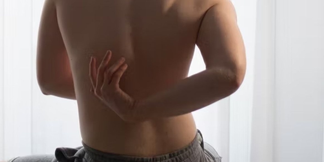 Два симптома сигнализируют о начинающейся грыже позвоночника