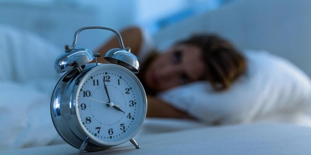 Терапевт объяснил случаи резких пробуждений среди ночи