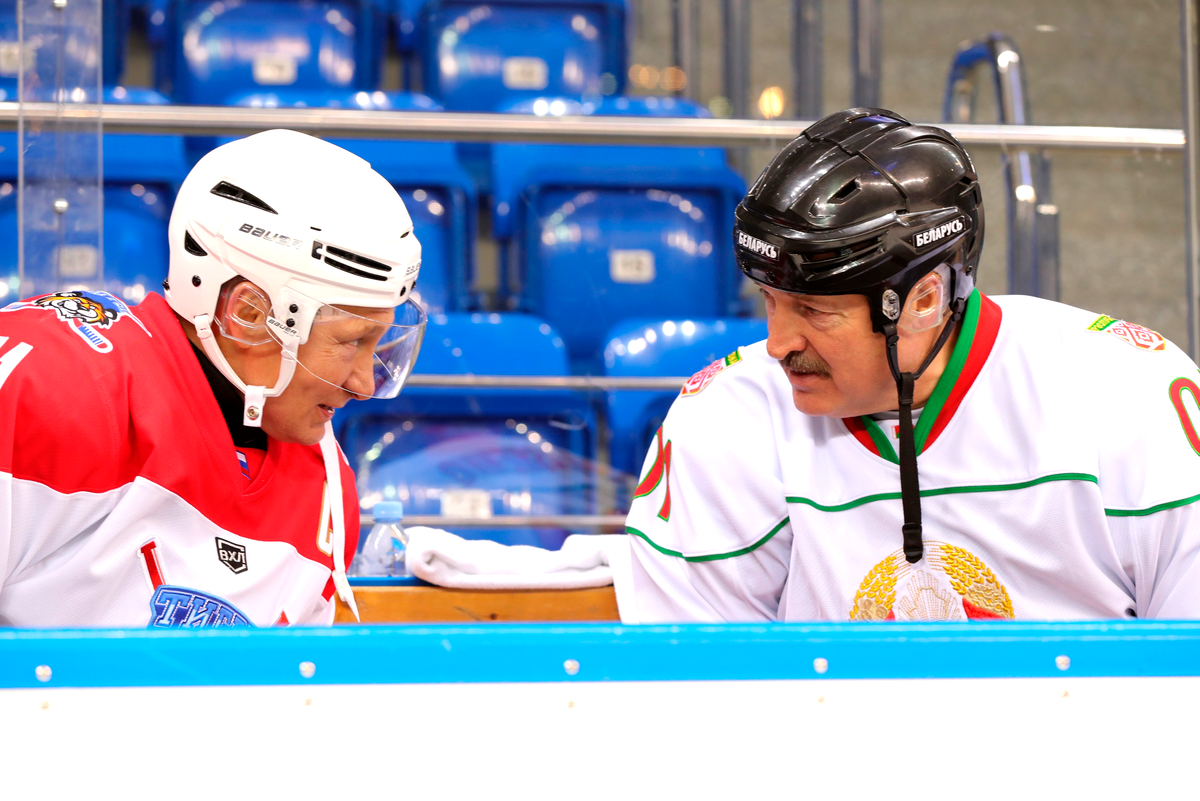    Лидеры наших стран Владимир Путин и Александр Лукашенко задают сегодня тон не только в политике, но и в спорте. / Фото: РИА Новости