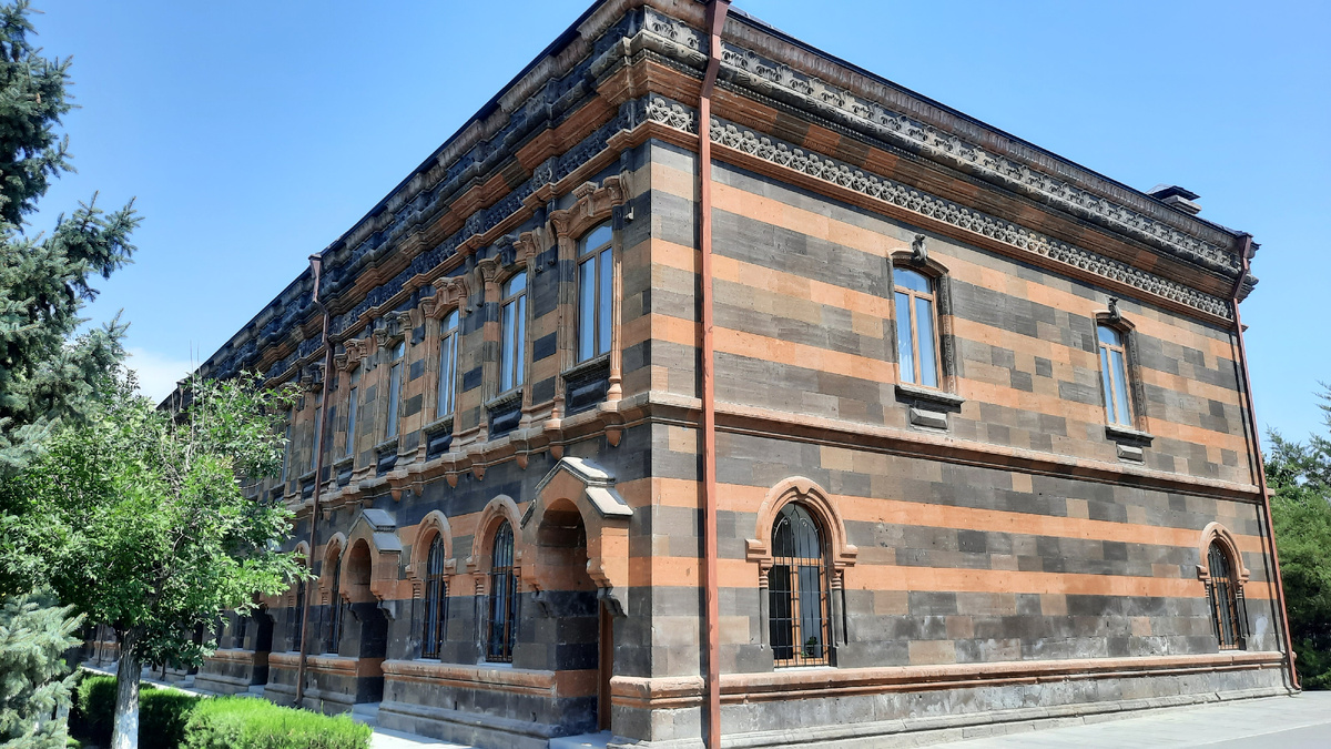 Монашеская резиденция в Эчмиадзине