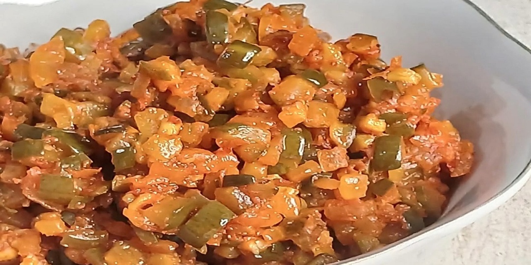 Начинка для пирожков из квашеных огурцов. Простая выпечка.