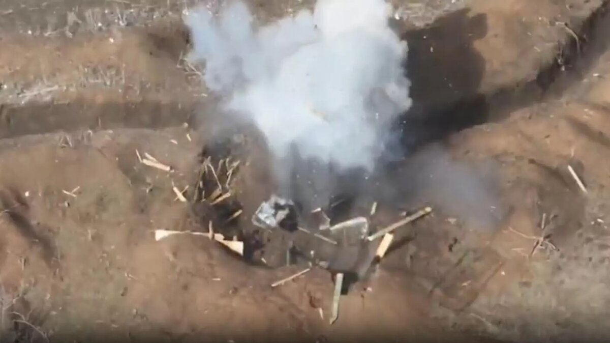 Операторы ударных БПЛА уничтожили сеть опорных пунктов ВСУ в Запорожской области
© Photo : Скриншот видео Минобороны России
