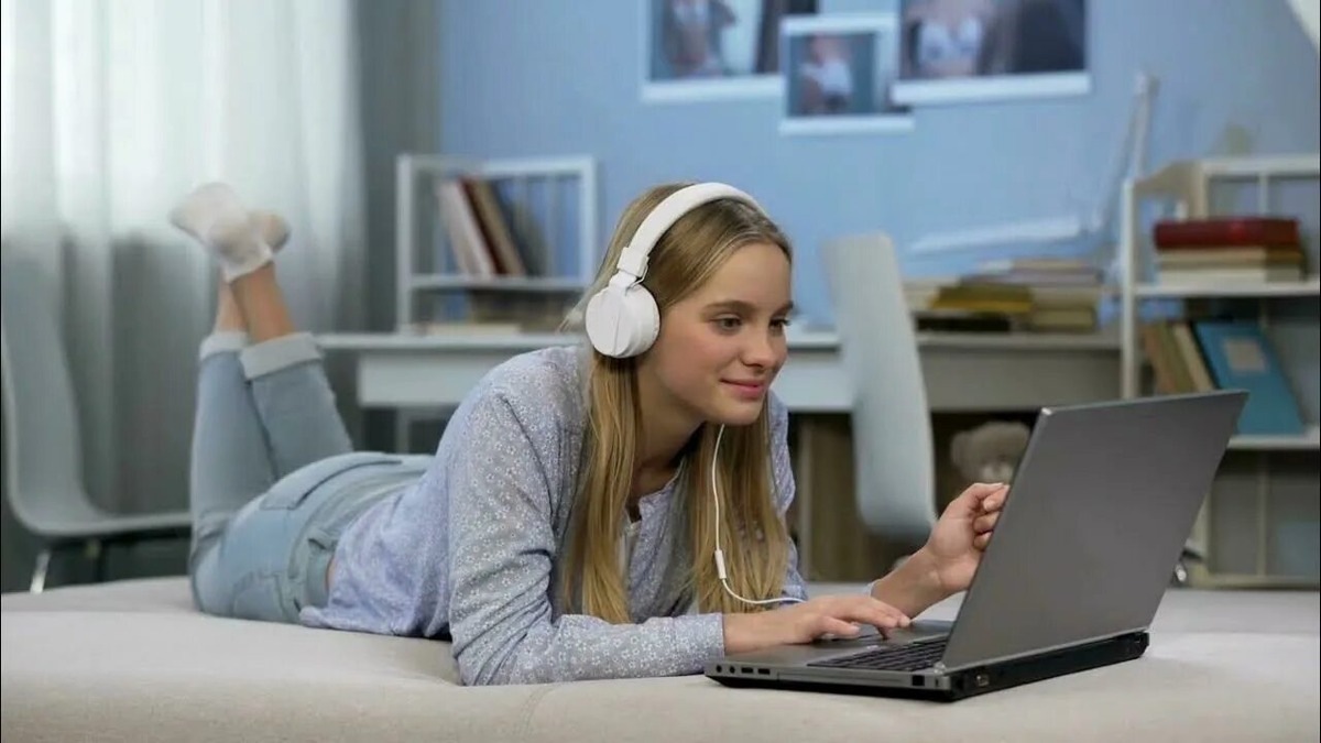 Как звали девочку которая вела дневник?