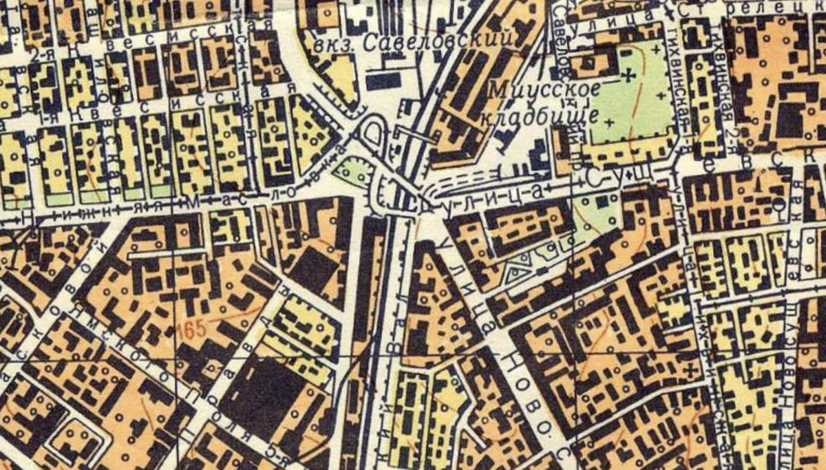 Чтобы вам стало понятнее, как было организовано движение здесь до того, как построили эстакаду, прикрепляю карту. Она хоть и 1968 года, но составлена по данным на начало десятилетия. С сайта www.retromap.ru.