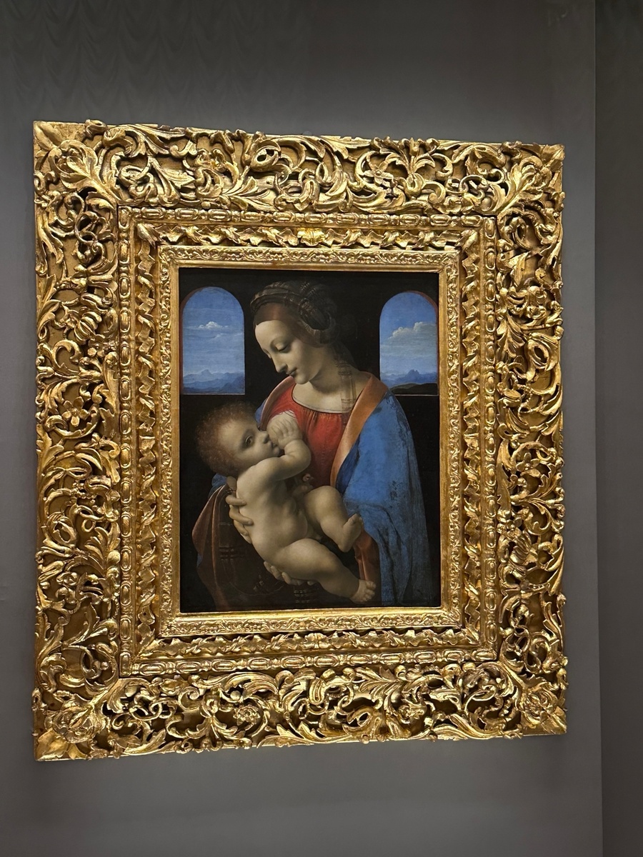 Мадонна с младенцем Леонардо да Винчи - в главном здании Эрмитажа
