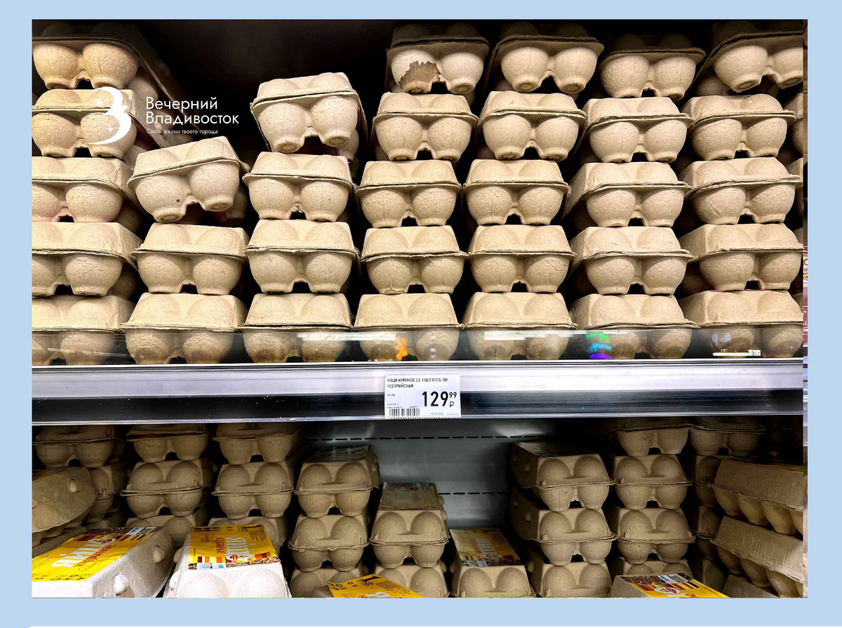 Красная рыба, морепродукты и другие товары «высокой цены» остаются в ассортименте крупных супермаркетов. Это вопрос формата и позиционирования, поясняет собеседник.
