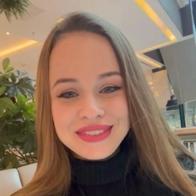 Первое фото было подписано просто «Чмок»Источник:Екатерина Савельева