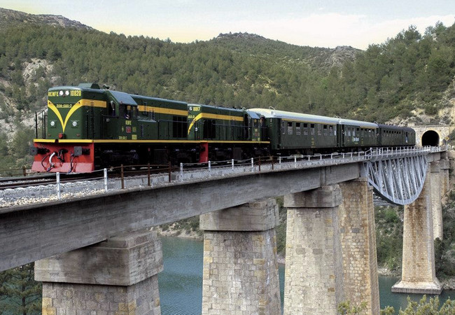 Каталония открывает путешествия поездами с новым цифровым «паспортом туриста»