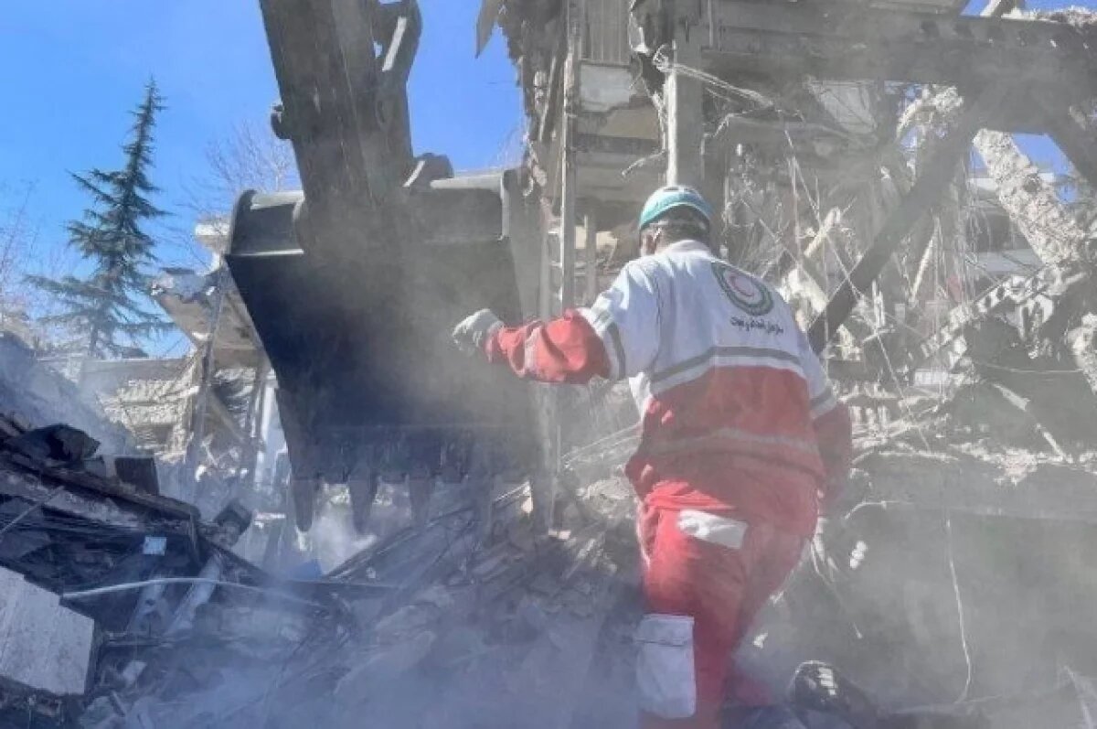    IRNA: двое детей погибли при авиаударе по жилому кварталу в Ширазе